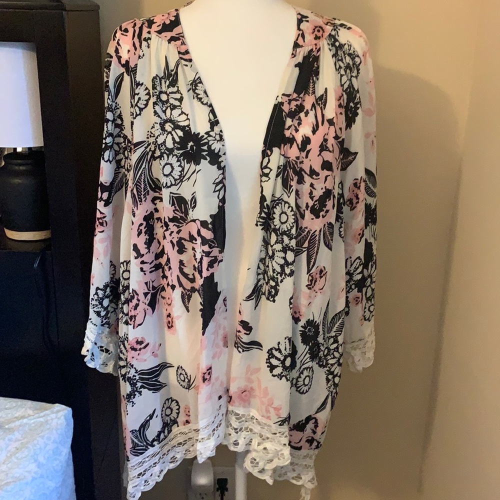 JODIFL Pink, White & Black Kimono with Lace